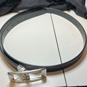 Women’s Reversible Leather Buckle Belt